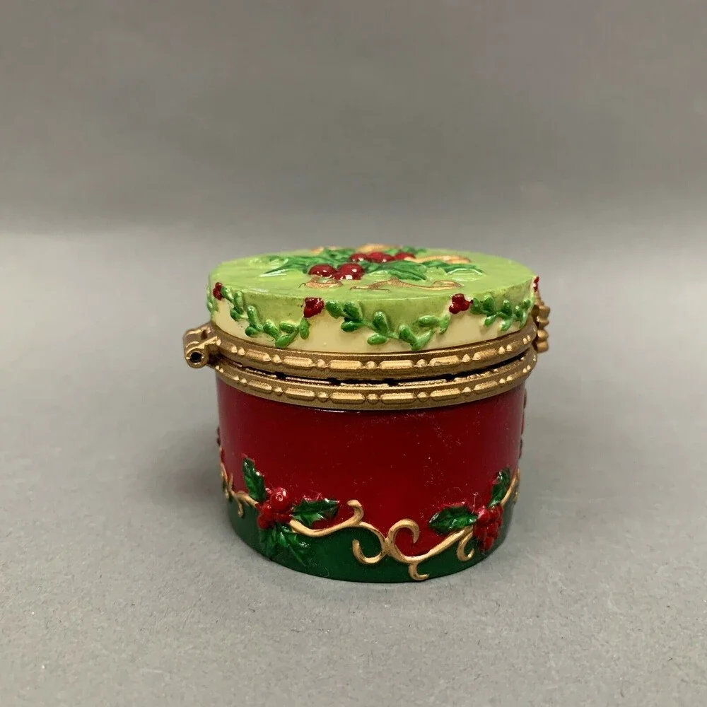 2001 Jewelry‎ Trinket Box Dillard's Gift Christmas 2 1/2 x 1 3/4